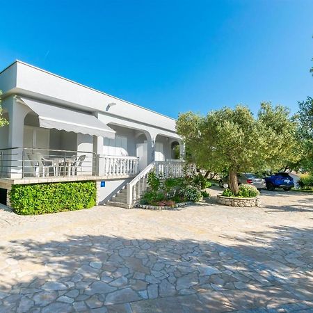 Apartments Anka Kampor Bagian luar foto