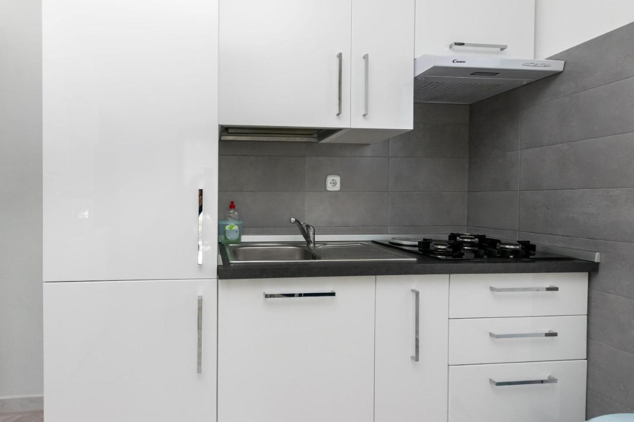 Apartments Anka Kampor Bagian luar foto